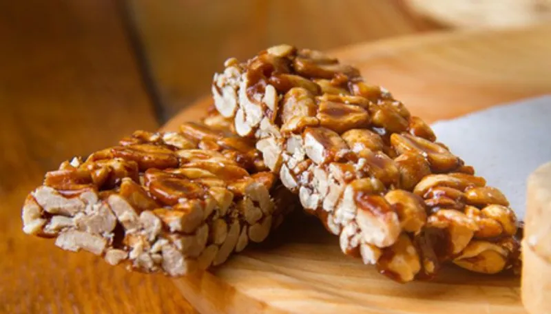Turrón de maní en grano