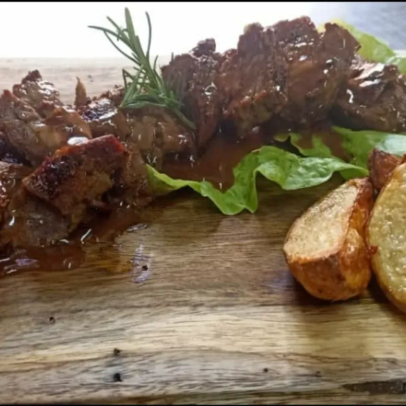 Lomo de Cordero Sellado en Hierbas Aromáticas 