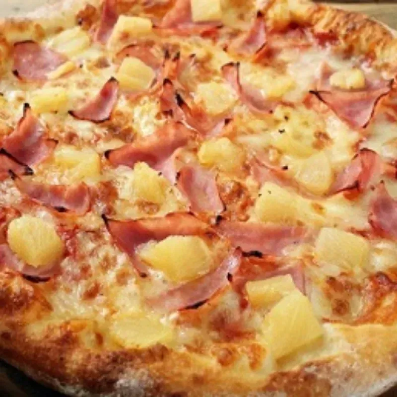 PIZZA HAWAIANA CON QUESO CRIOLLO