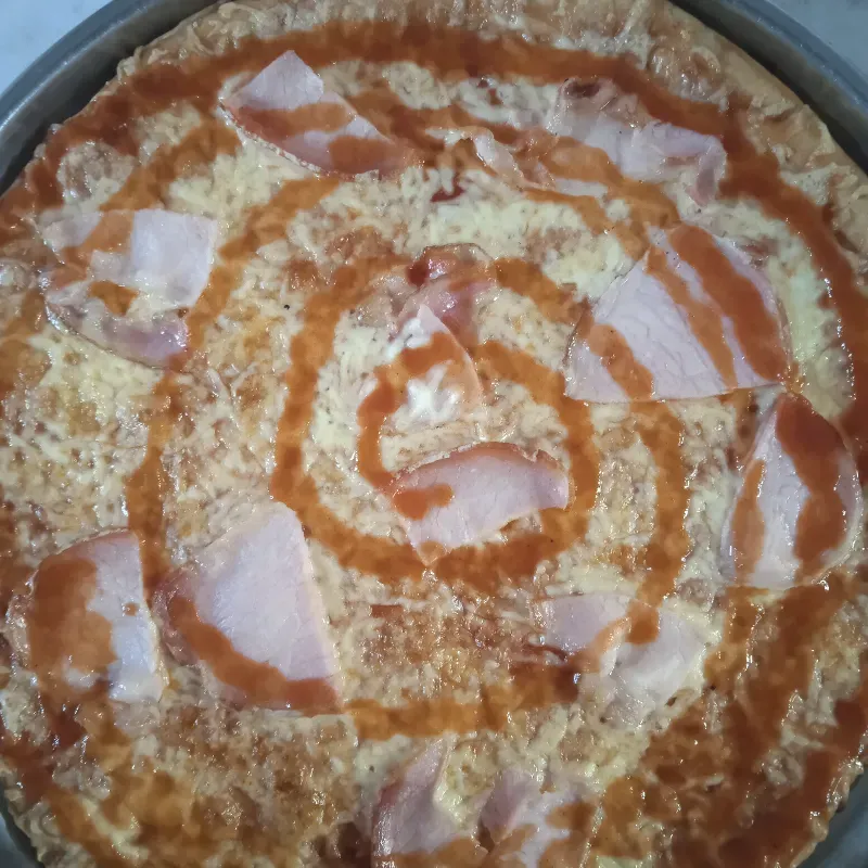 Pizza familiar con queso gouda y Lomo ahumado 