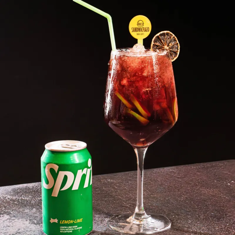 Cóctel Tinto Verano preparación 