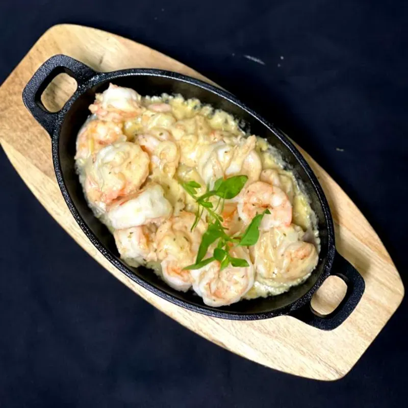 Camarones al ajillo 