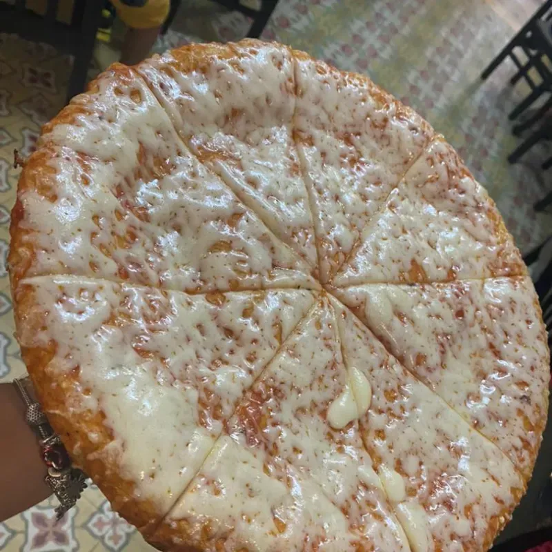 Pizza familiar de queso