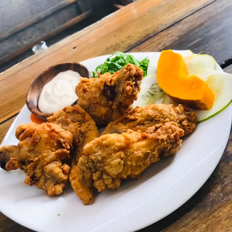 Alitas de pollo fritas