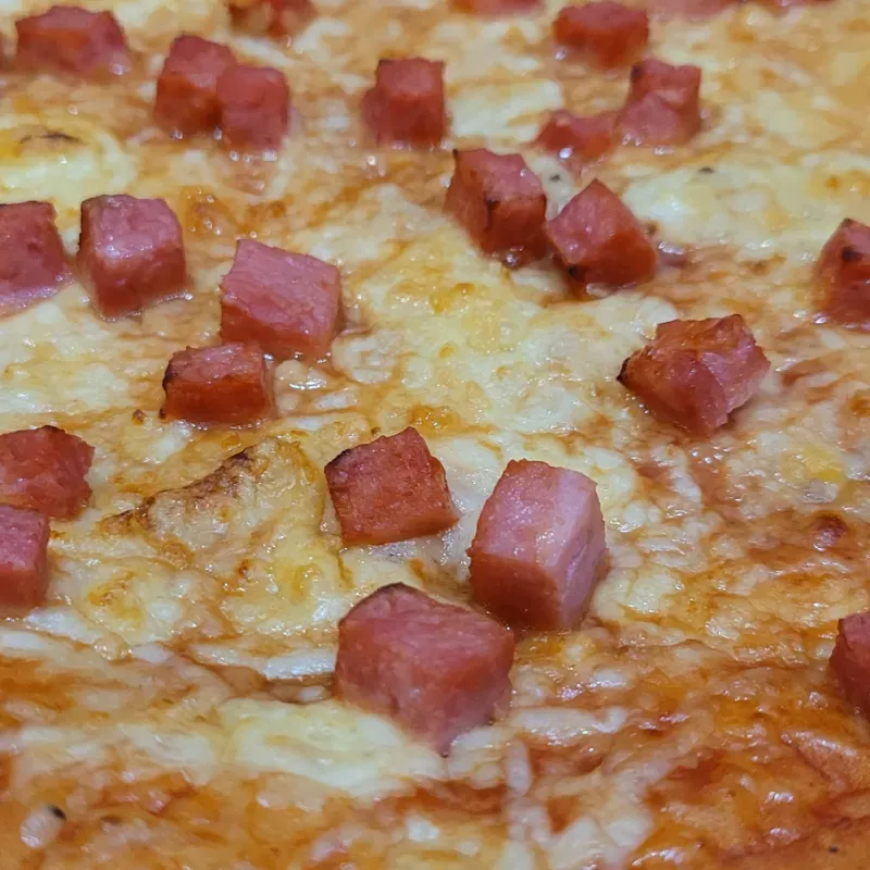 Pizza c/ Jamón Bravo 
