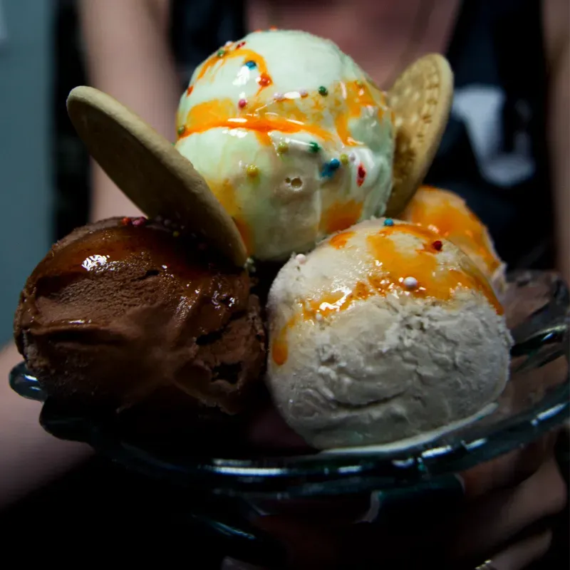 Helado 115 (2 galletas, 4 bolas) 