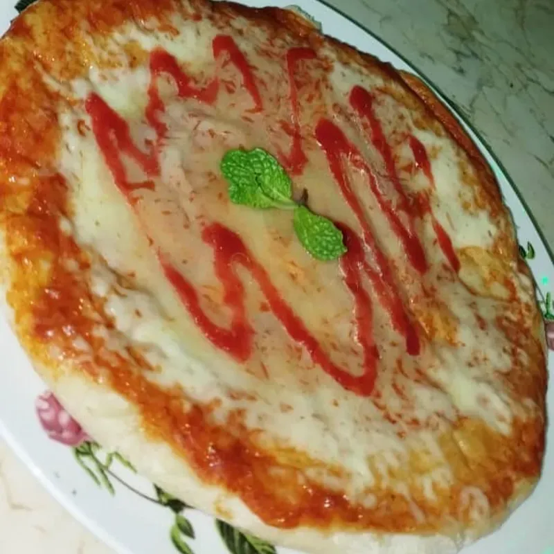 Pizza Napolitana familiar  con queso gouda