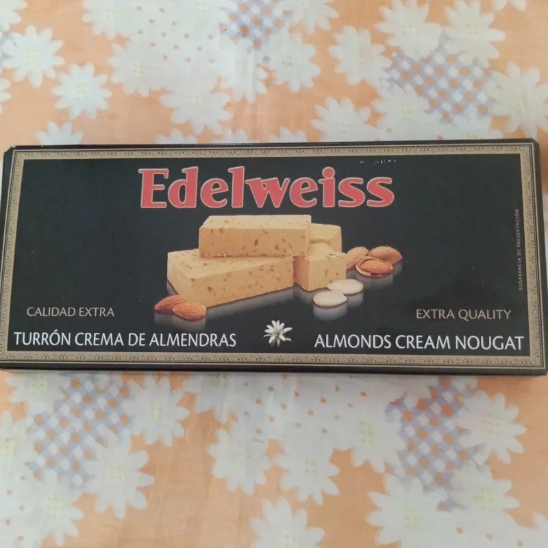 Turrón de almendra