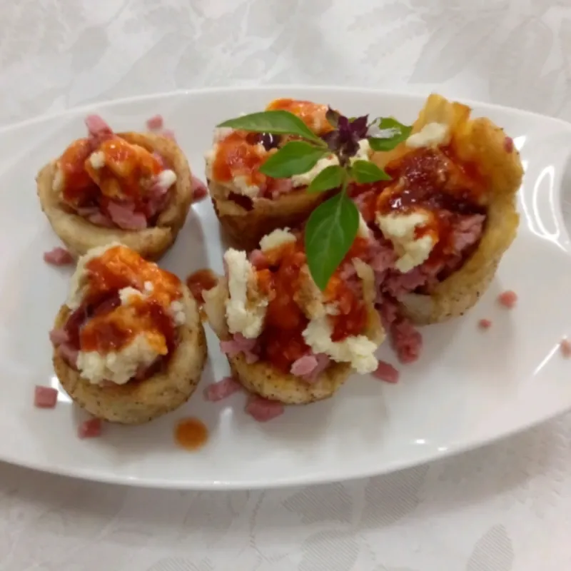 Tachinos con jamón y queso