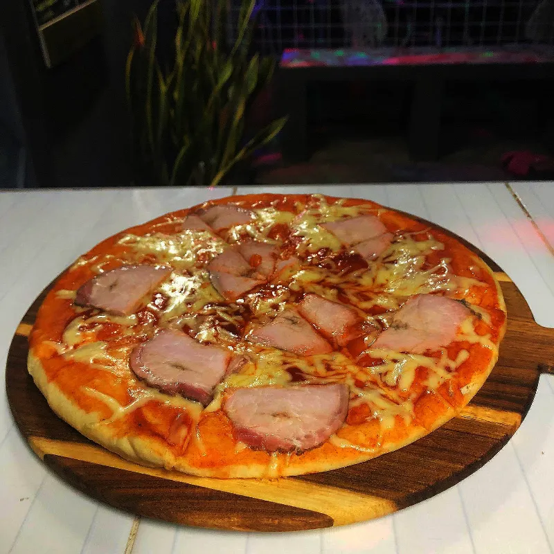 Pizza Lomo Ahumado Queso Blanco