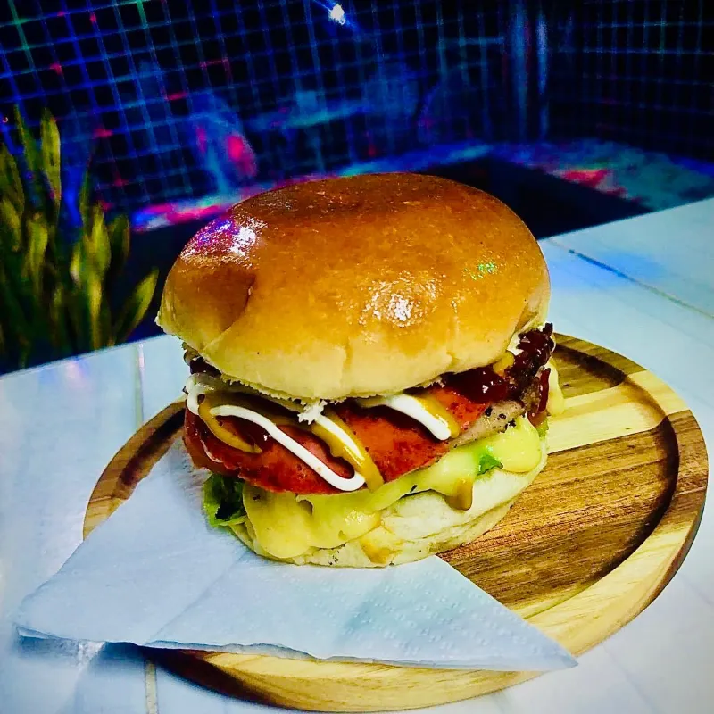 Hamburguesa AL NIDO