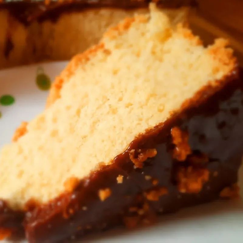Cuña de pastel con chocolate